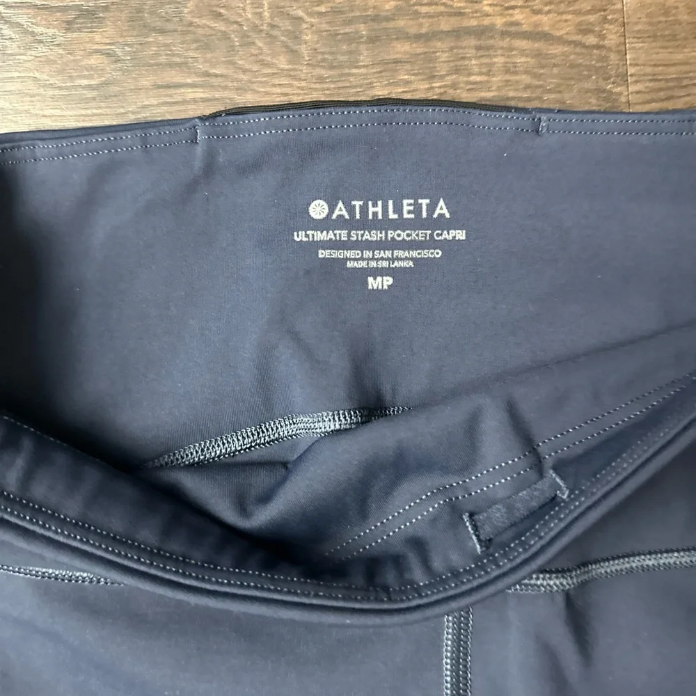 Athleta Leggings Womans Blue Lightning Capri Gym Work Out Yoga Compression c34